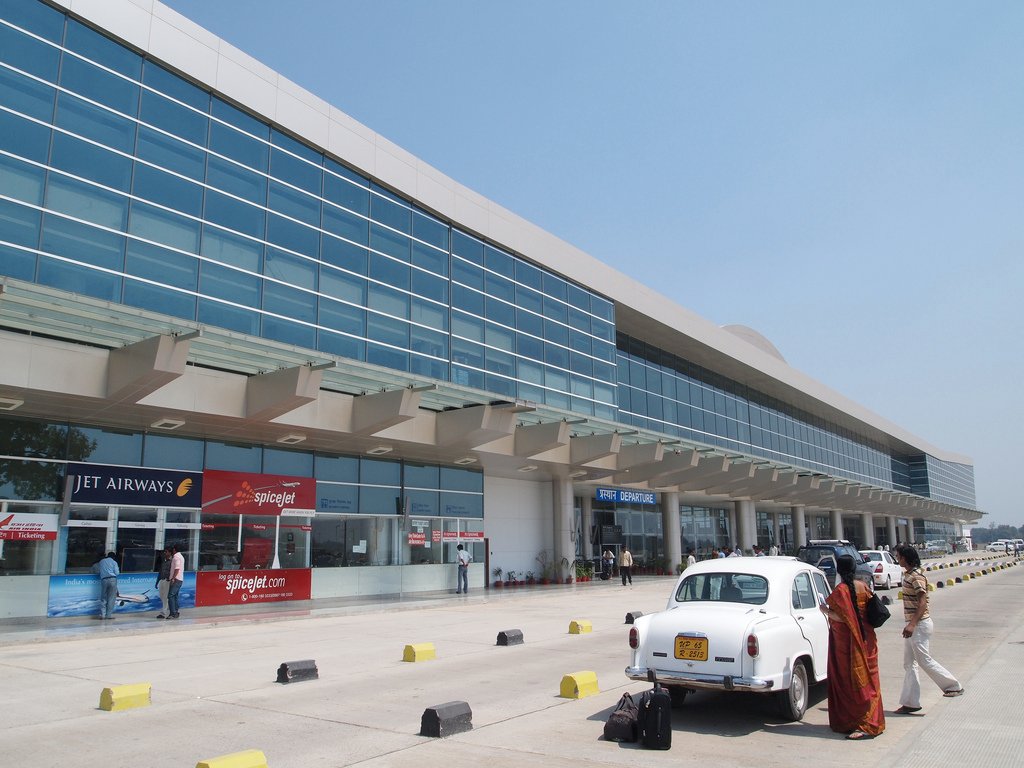 The_facade_of_Varanasi_Airport,_Varanasi